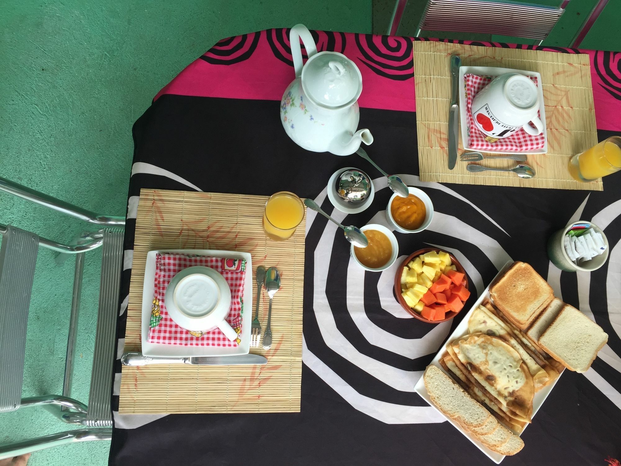 La Perlita Bed & Breakfast Jaco Exterior photo